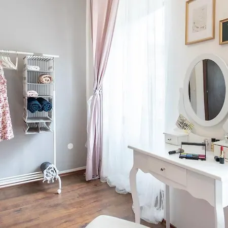 Διαμέρισμα Vintage Dream Near The Center Of